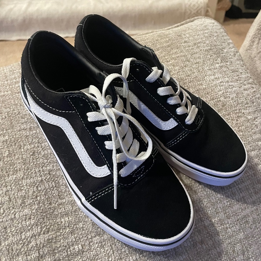 Vans black Youth size 4